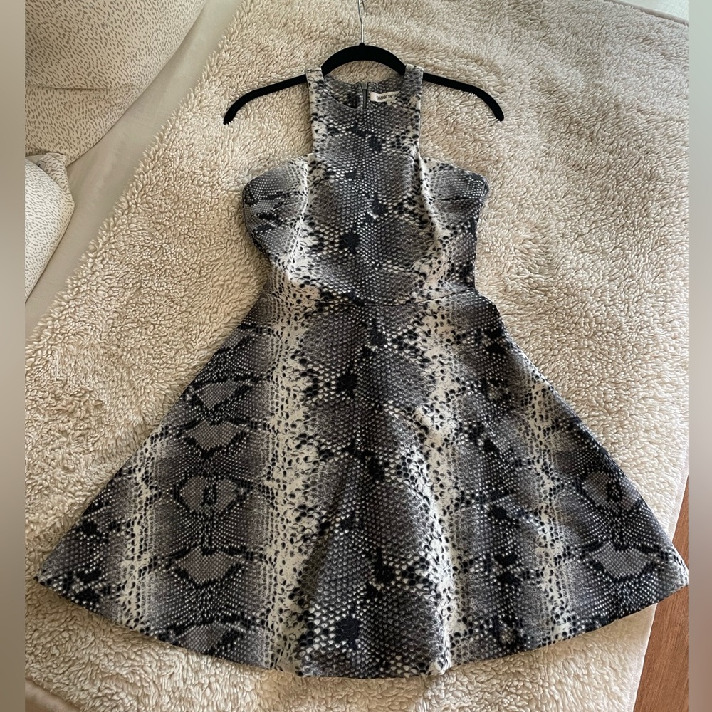 Elizabeth James dress size 0